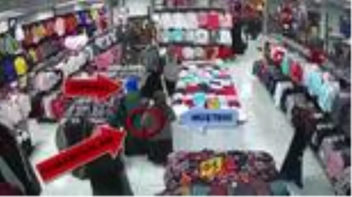 Çarşaf giyerek yankesicilik yapan iki şüpheli kadın yakalandı