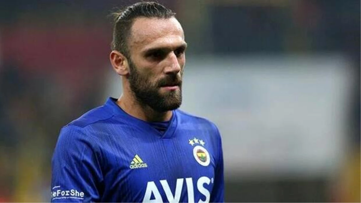 Fenerbahçe\'nin golcüsü Vedat Muriqi, Ada\'yı ikiye böldü