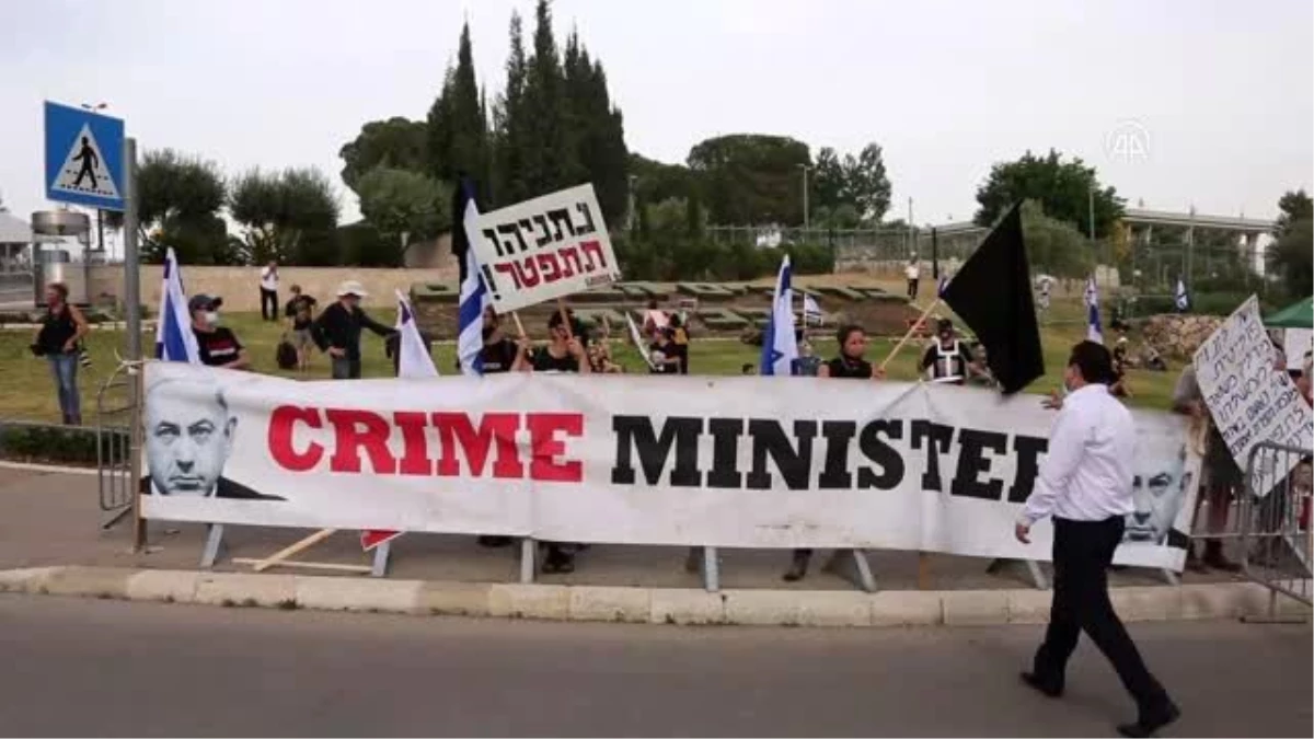 İsrail\'de Netanyahu-Gantz koalisyonu karşıtı gösteriler sürüyor