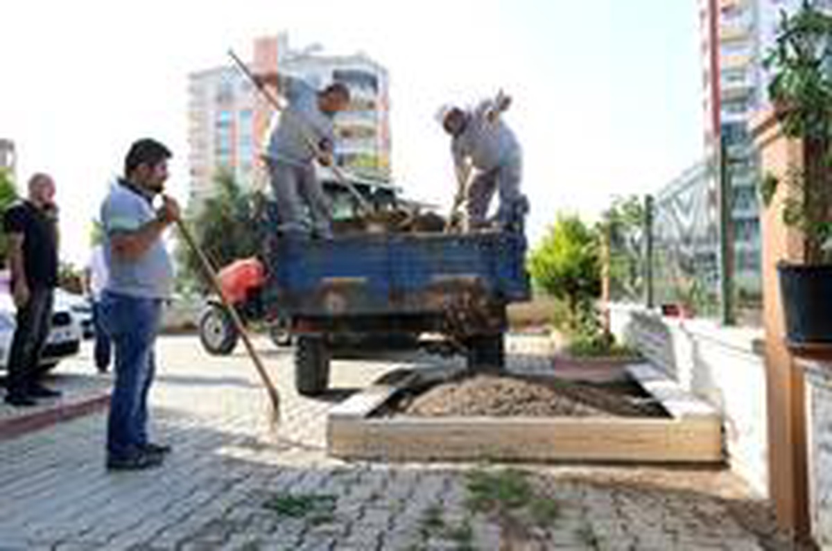 Mersin\'de 5 yaşındaki çocuğa kum havuzu sürprizi