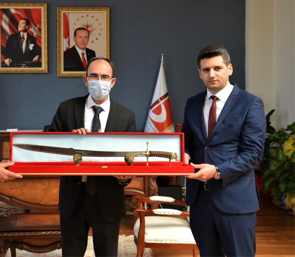 MHP İl Başkanı Yaşar\'dan Rektör Beydemir\'e ziyaret