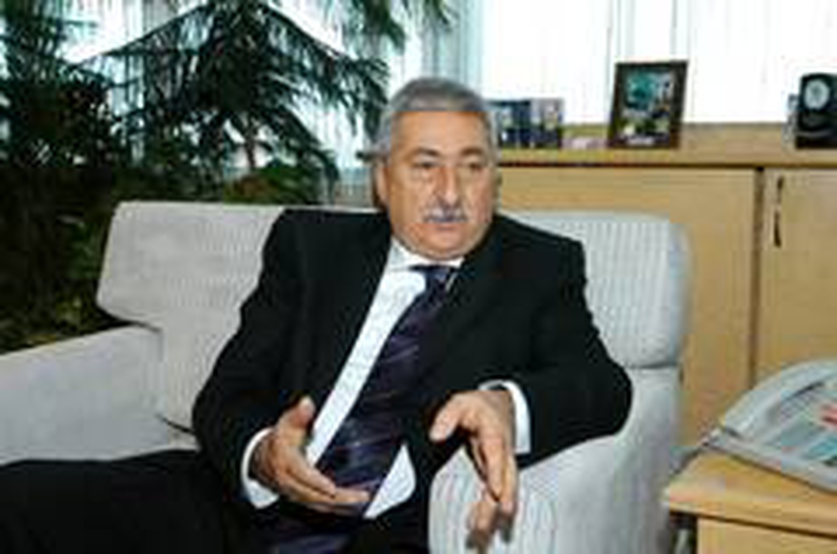 Palandöken: "Bayramlıklar vitrin, raf ve depolarda bekliyor"