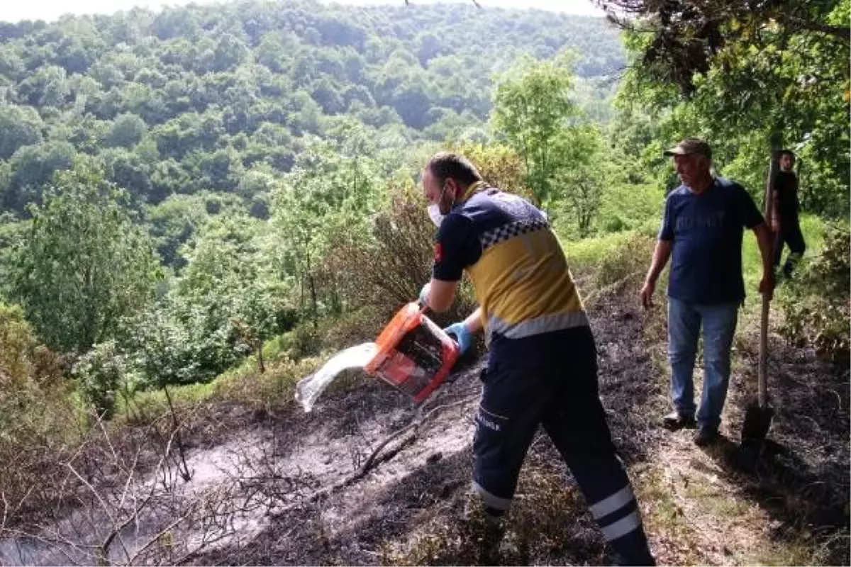 Sağlık ekibinden dumandan etkilenenlere ve yangına müdahale