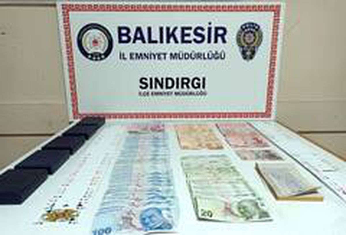 Sındırgı\'da kumarhaneye çevrilen eve şok baskın