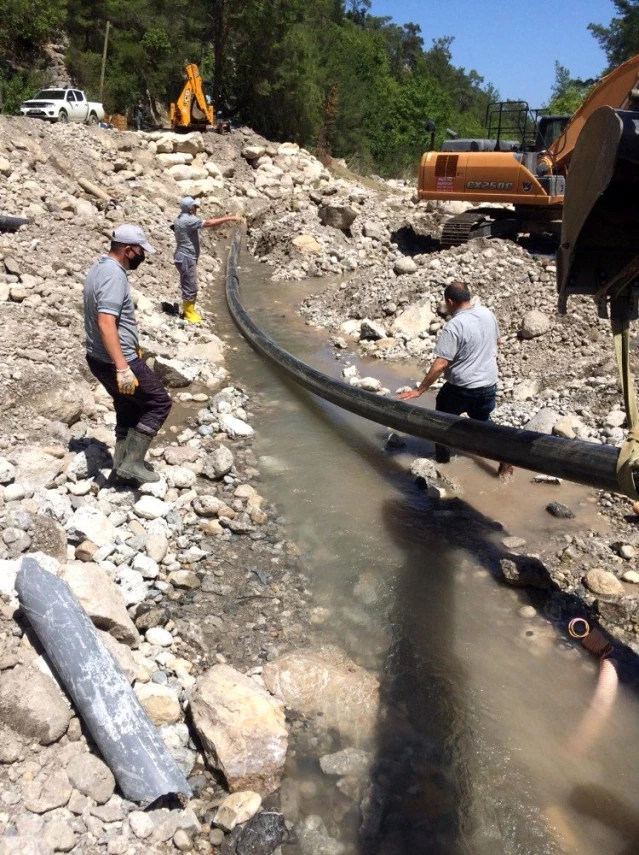 ASAT Kemer'de sorunlu içme suyu hattını yeniledi, System.String[]