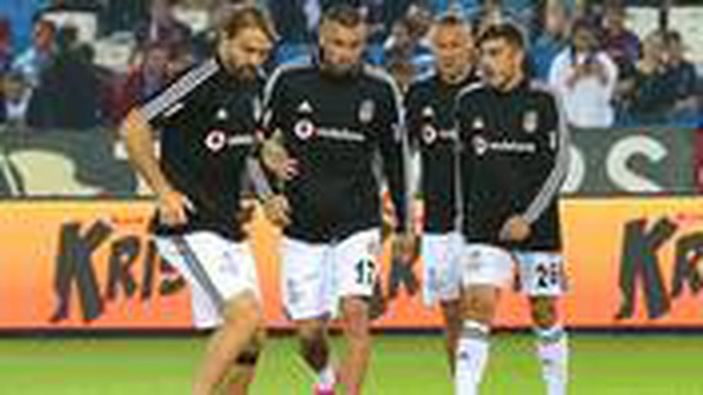 Beşiktaş'ta koronaya yakalanan 3 futbolcunun Burak Yılmaz, Caner Erkin ve Tyler Boyd olduğu ortaya çıktı, System.String[]
