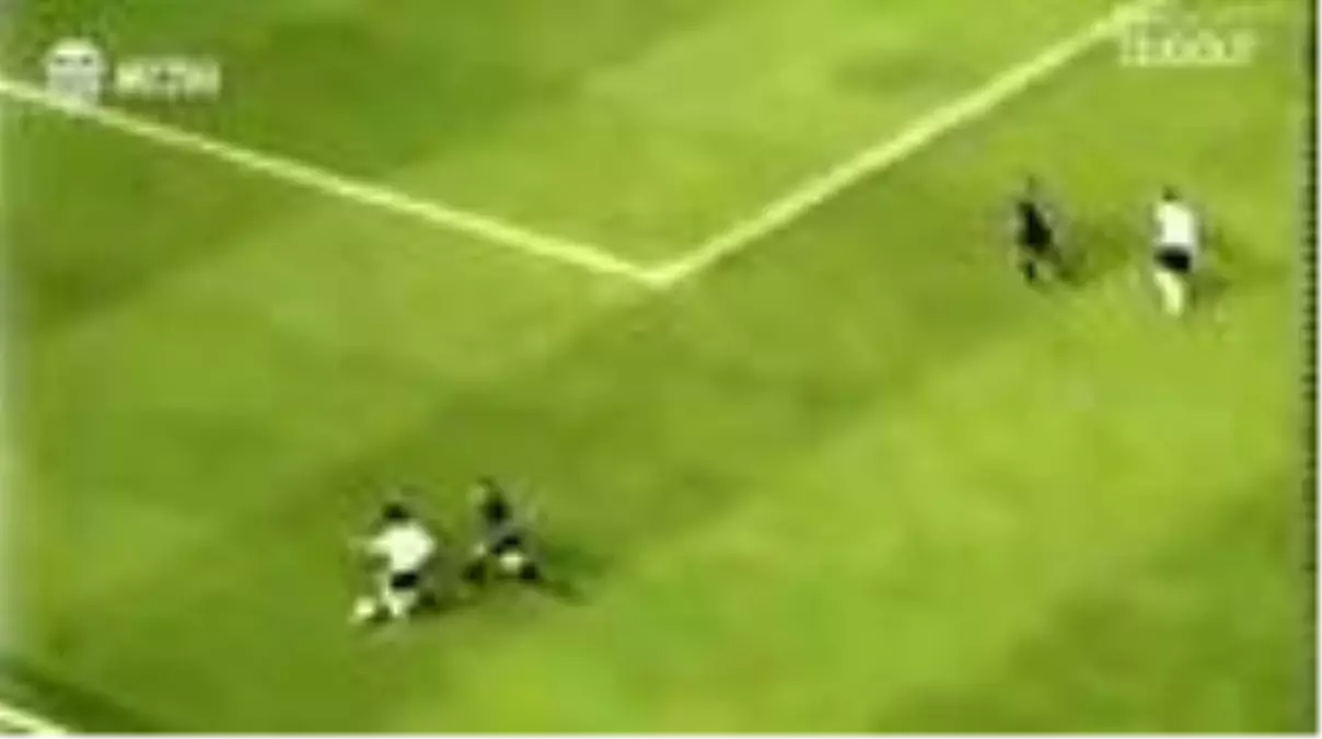 Claudio López\'in Valencia\'nın Tarihi Avrupa Akşamında Attığı Gol