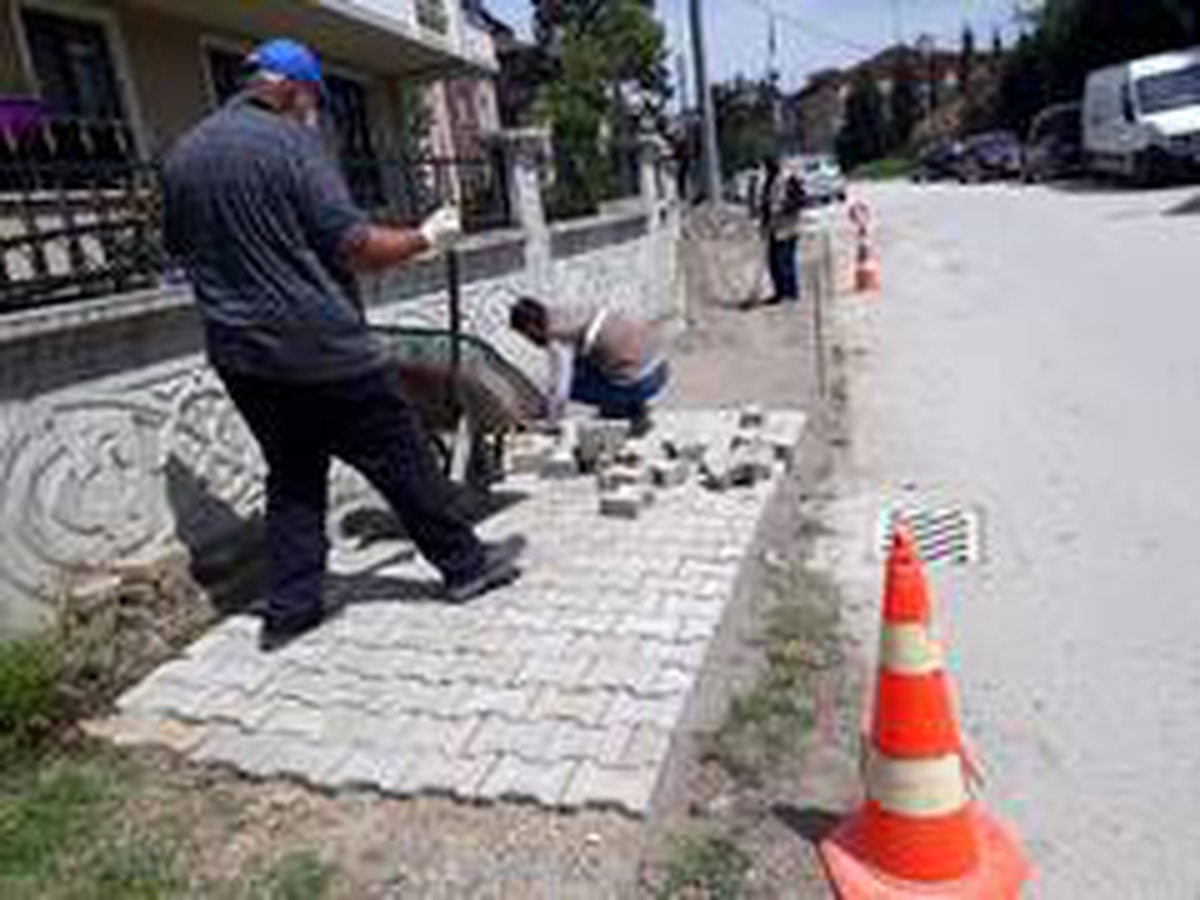 Düzce\'de 10 farklı noktada kaldırım çalışması