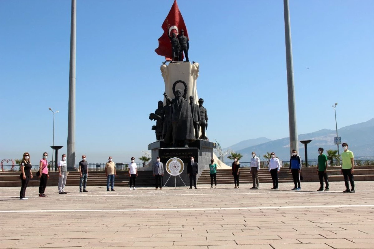 İskenderun\'da Sosyal Mesafeli Gençlik Haftası etkinliği