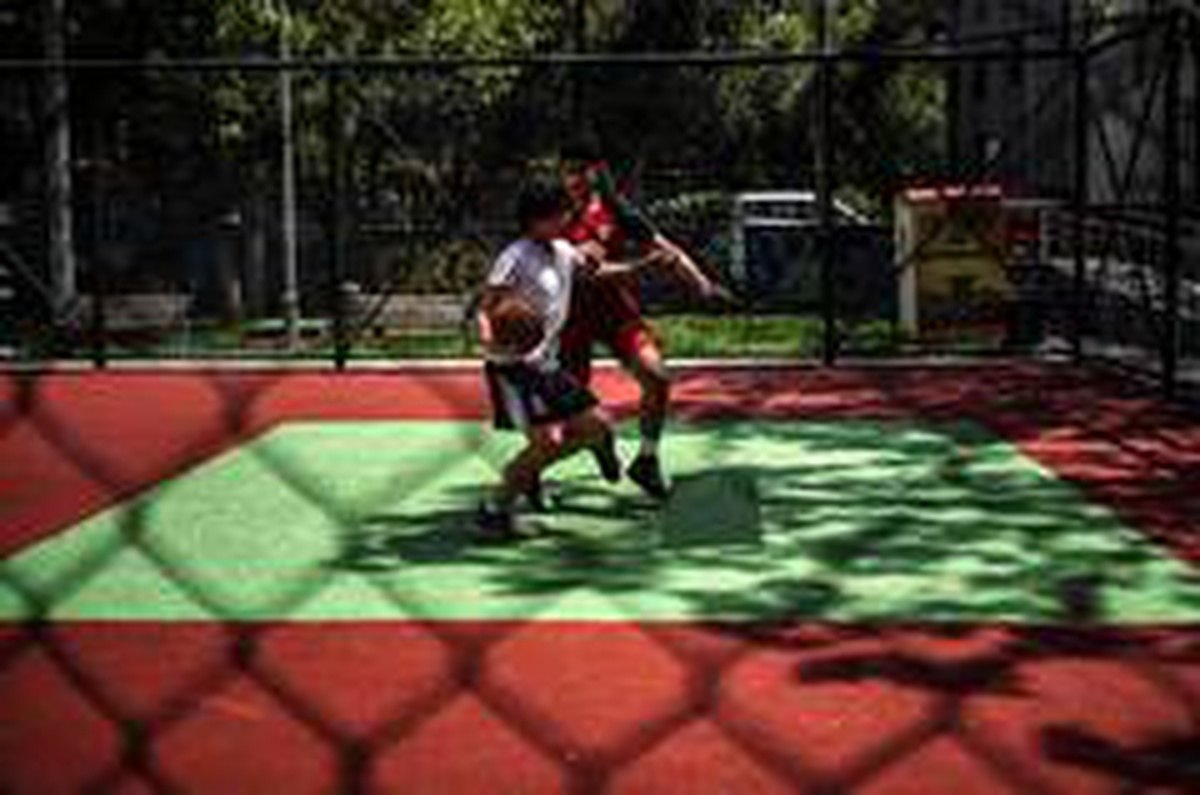 İstanbul\'da gençler parklara akın etti