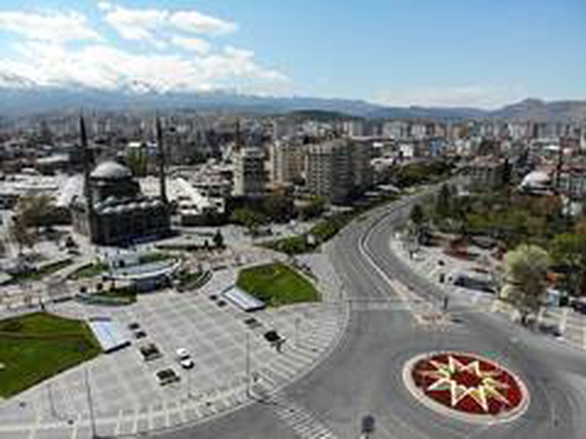 Kayseri\'de dün ezan 4 dakika geç okununca vatandaşlar oruçlarını geç açtı