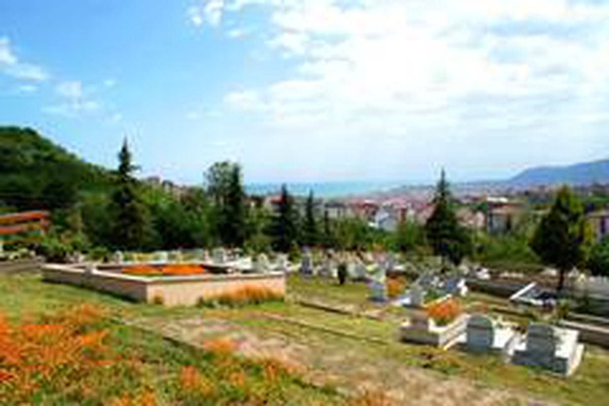 Ordu\'da mezarlıklar Ramazan Bayramı\'na hazırlanıyor