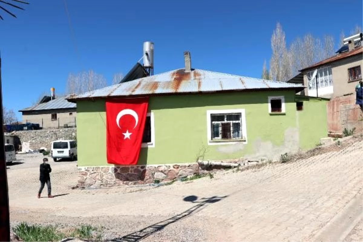 PKK, Şehit Demir\'i Vefa grubunda yer aldığı için tehdit etmiş