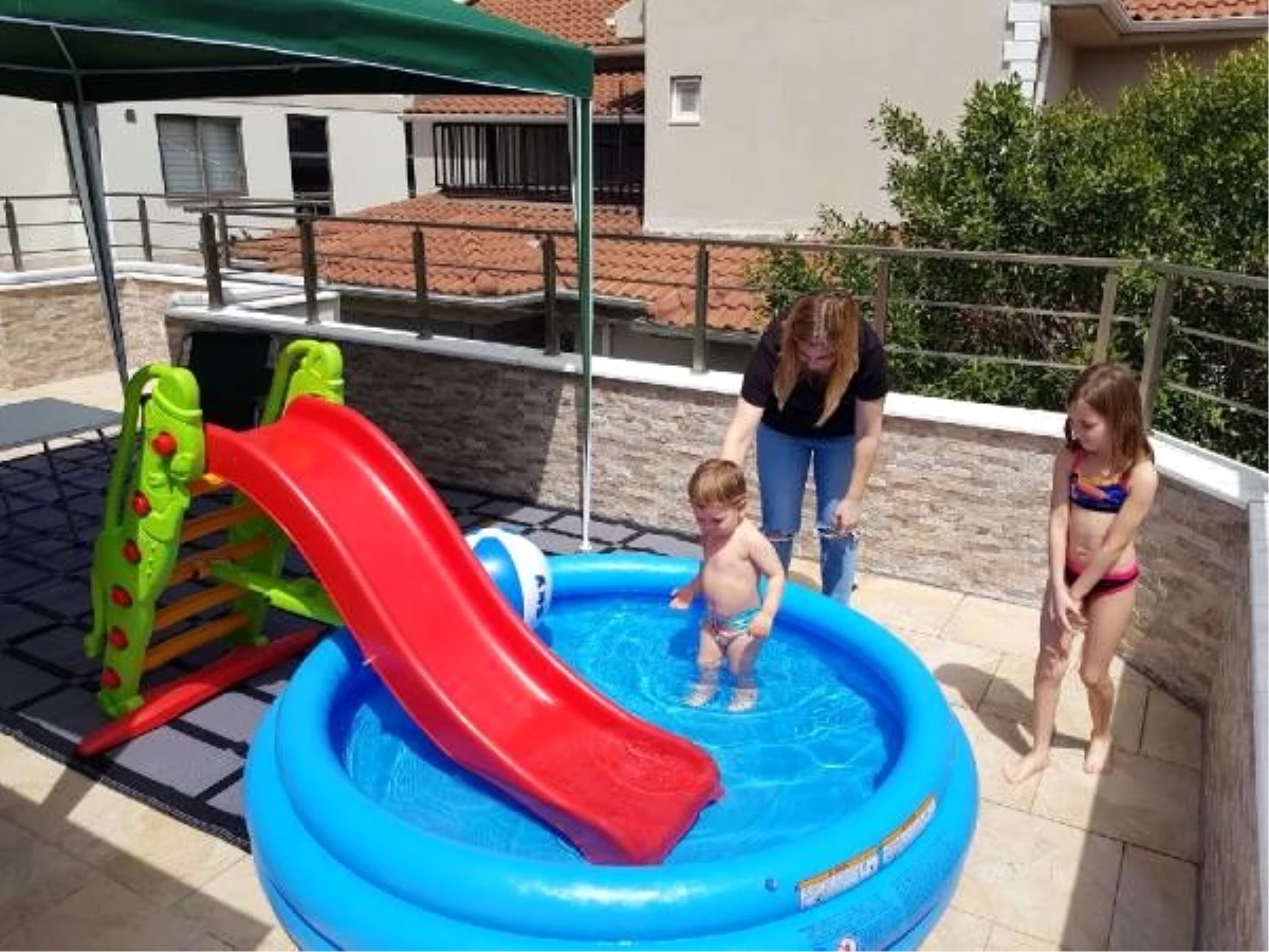 Sıcağı gören Antalyalılar, teras ve balkonlara şişme havuz kurdu