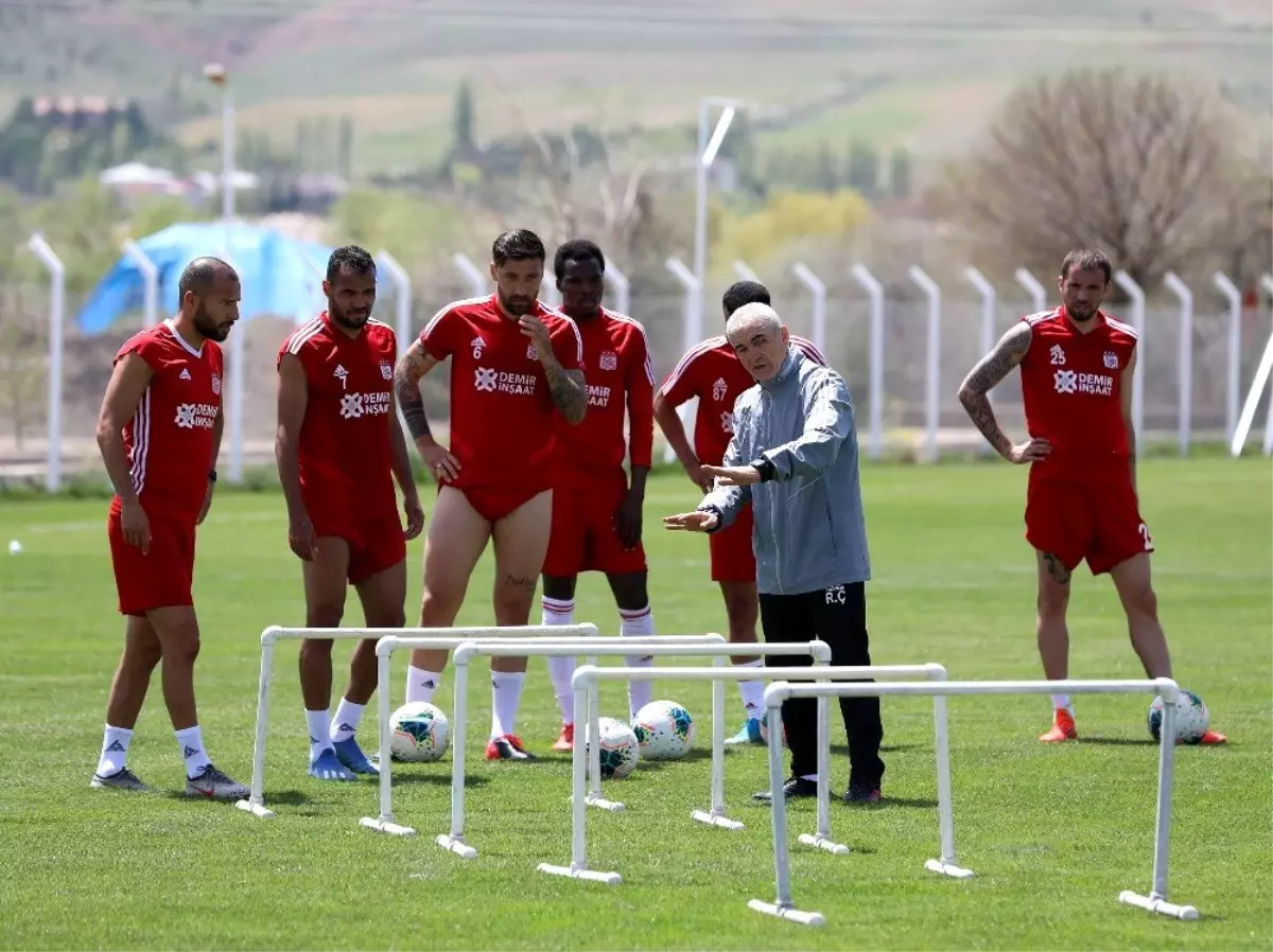 Sivasspor çalışmalarını sürdürdü