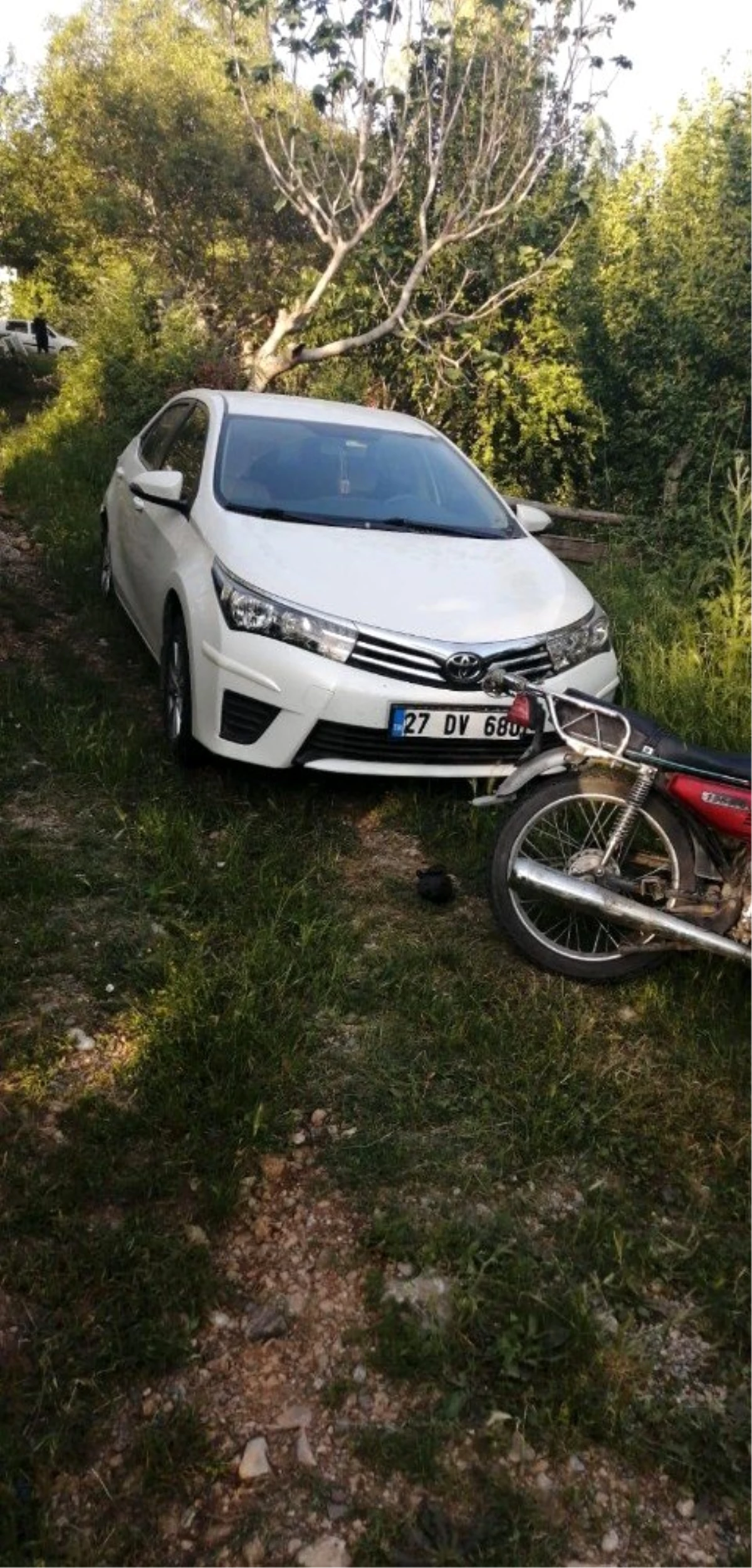 Tarsus\'ta çalınan otomobil, Gülek Mahallesi\'nde terk edilmiş halde bulundu