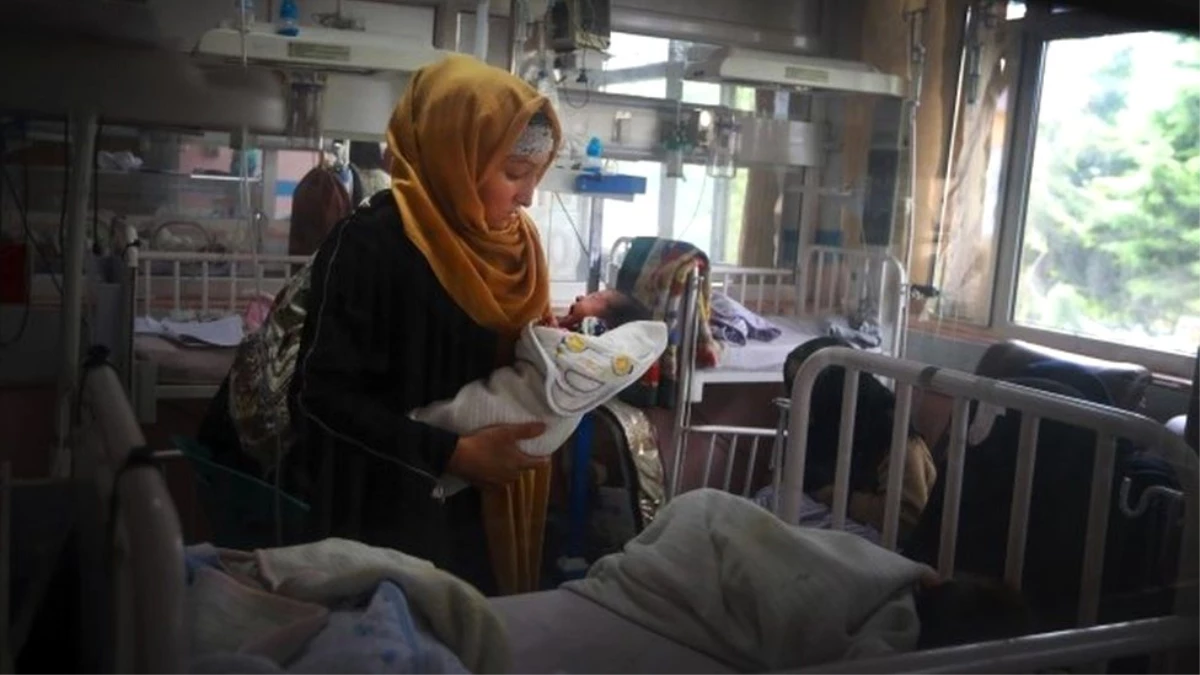 Afganistan\'daki kadın doğum kliniği saldırısı: \'Anneleri öldürmeye geldiler\'
