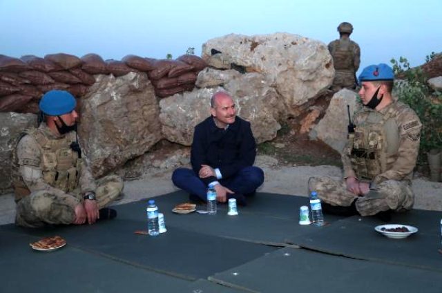 Cumhurbaşkanı Erdoğan, Bakan Soylu ile görüşerek askerlerin bayramını kutladı