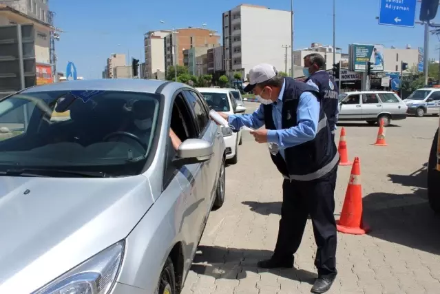 Kahta Da Zabita Ekipleri Ucretsiz Maske Dagitti Son Dakika