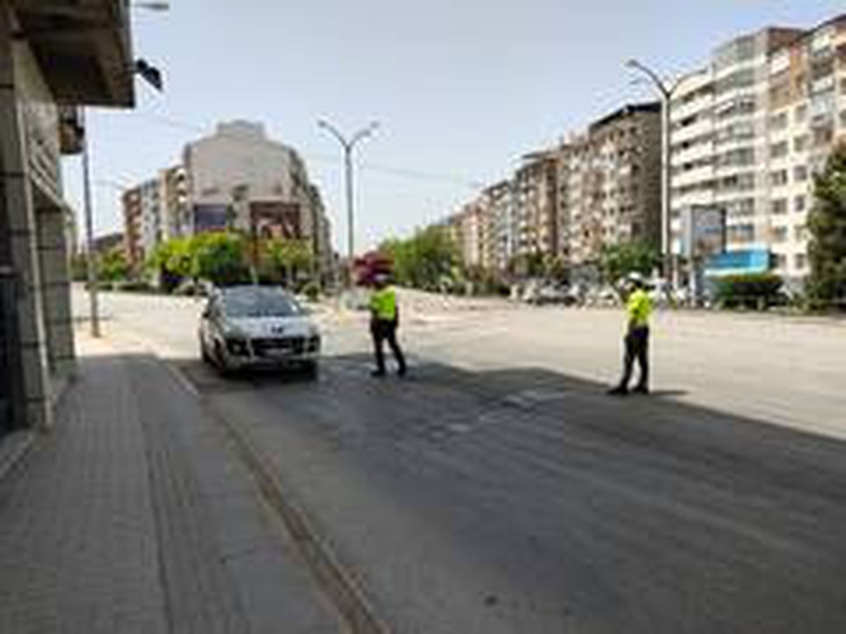 Polis ekipleri kontrollere ara vermiyor