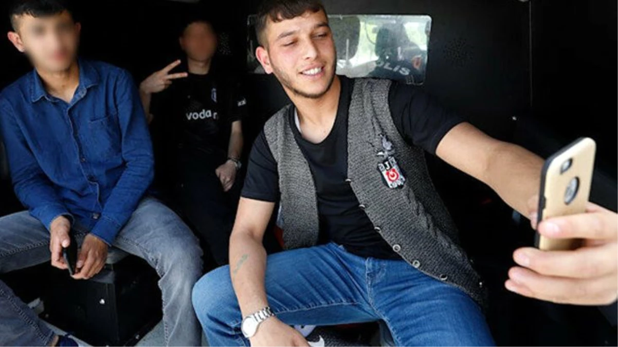 12 bin lira ceza uygulanan ehliyetsiz sürücü ve arkadaşları selfie yaptı
