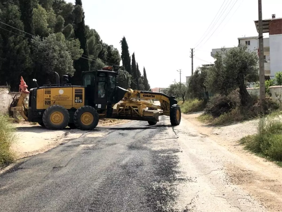 Akhisar\'da yol ve yama çalışmaları sürüyor