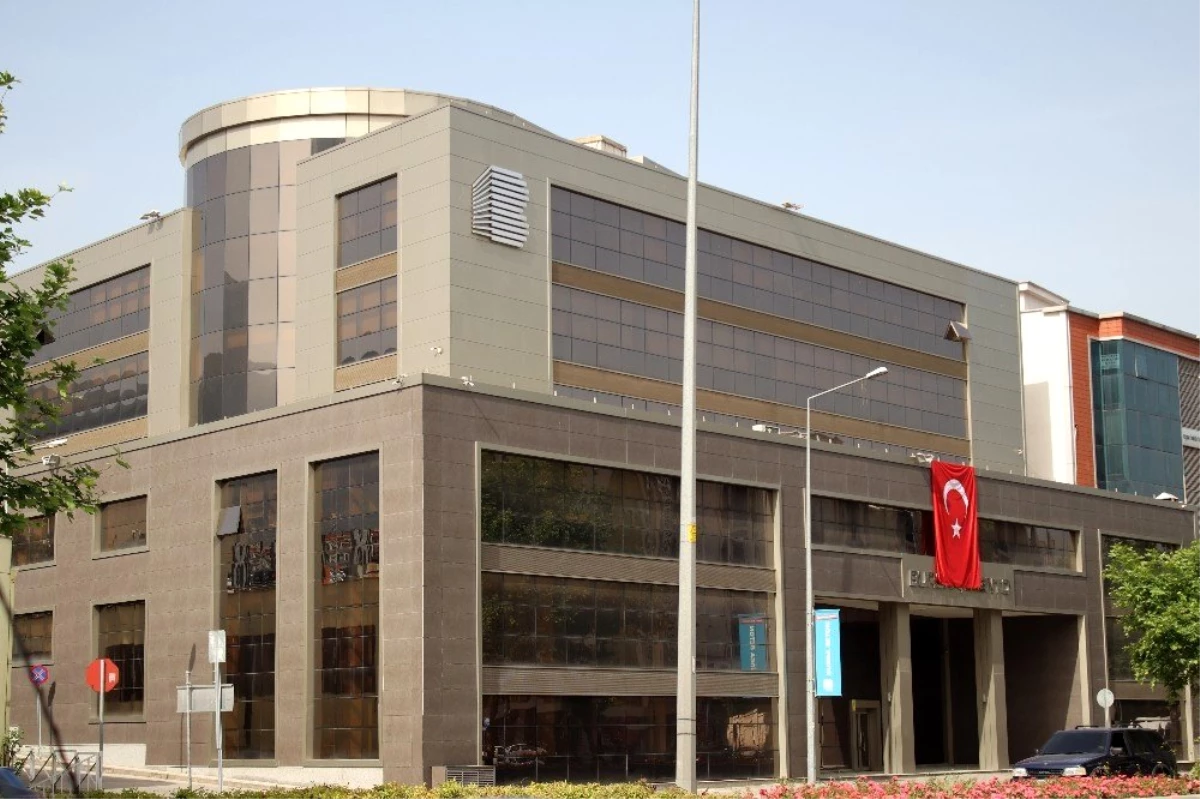 Bursa Beton, 19 Mayıs Atatürk\'ü Anma, Gençlik ve Spor Bayramını kutladı