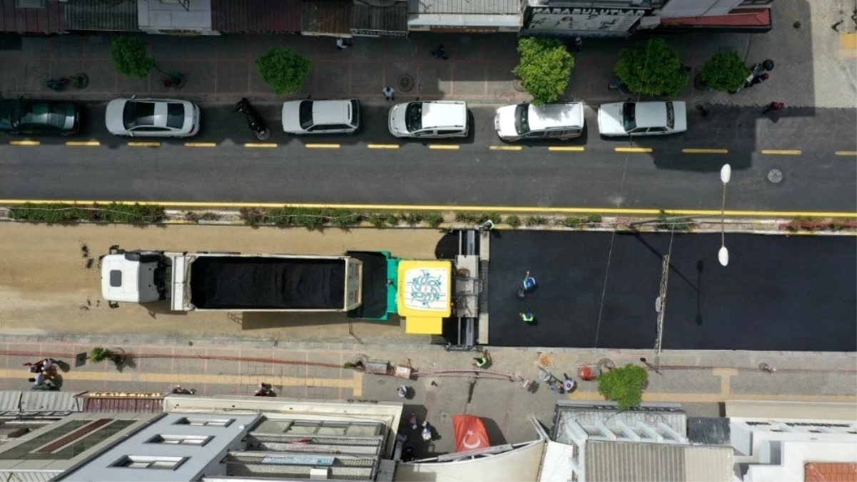 Büyükşehir Doğu Gazi Bulvarı\'nı sıcak asfaltla buluşturuyor
