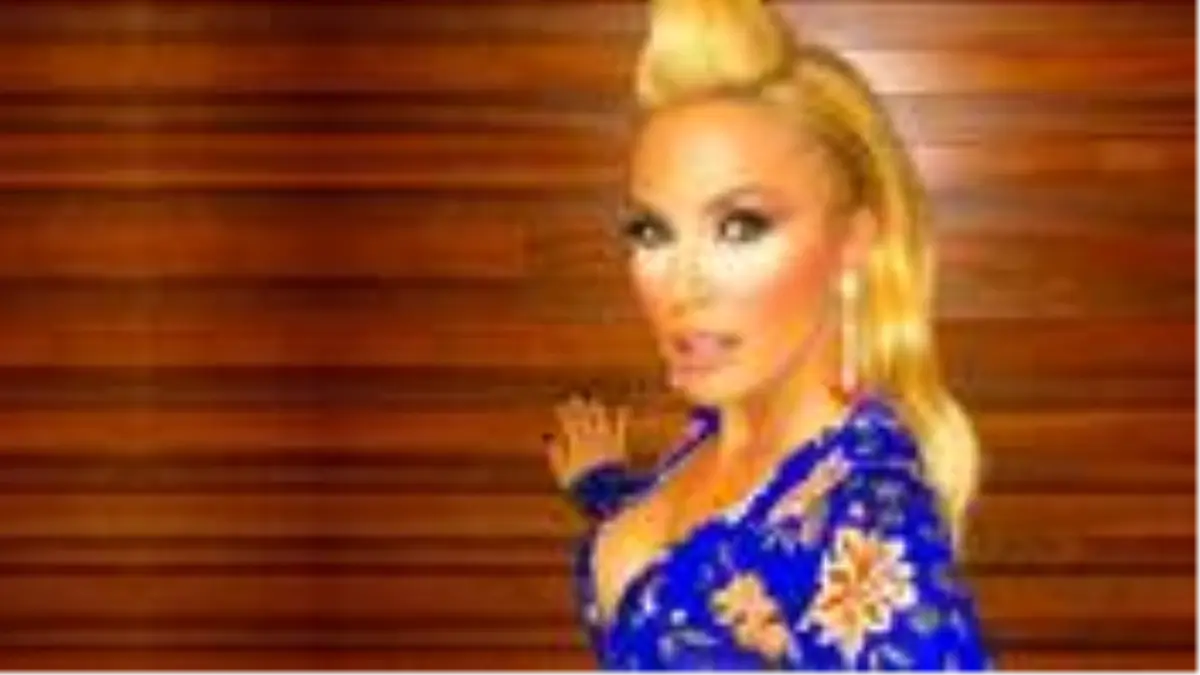 Lerzan Mutlu, ayaklarını görmek için para teklif eden hayranına sert çıktı