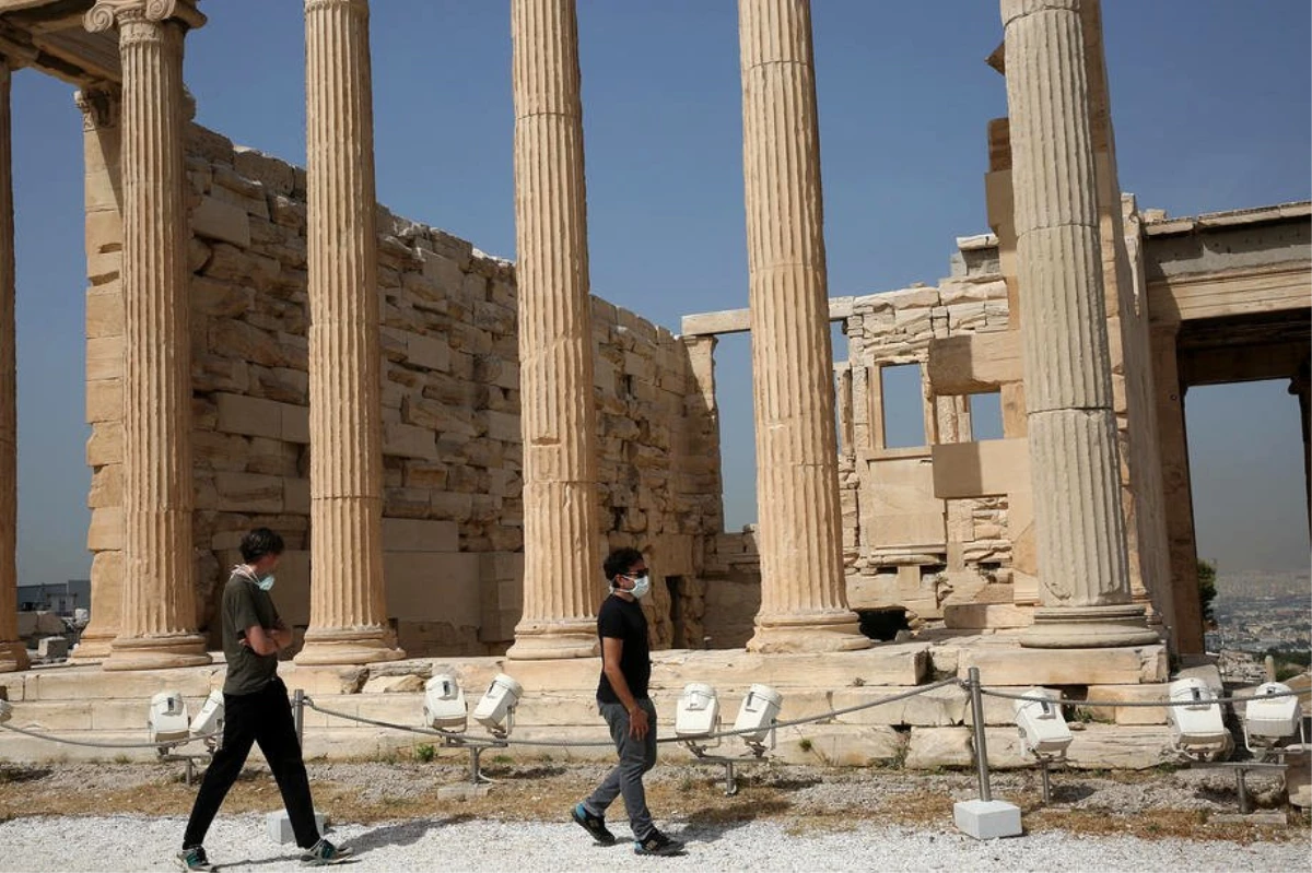 Yunanistan\'da Atina\'nın sembollerinden Akropolis tapınağı yeniden açıldı
