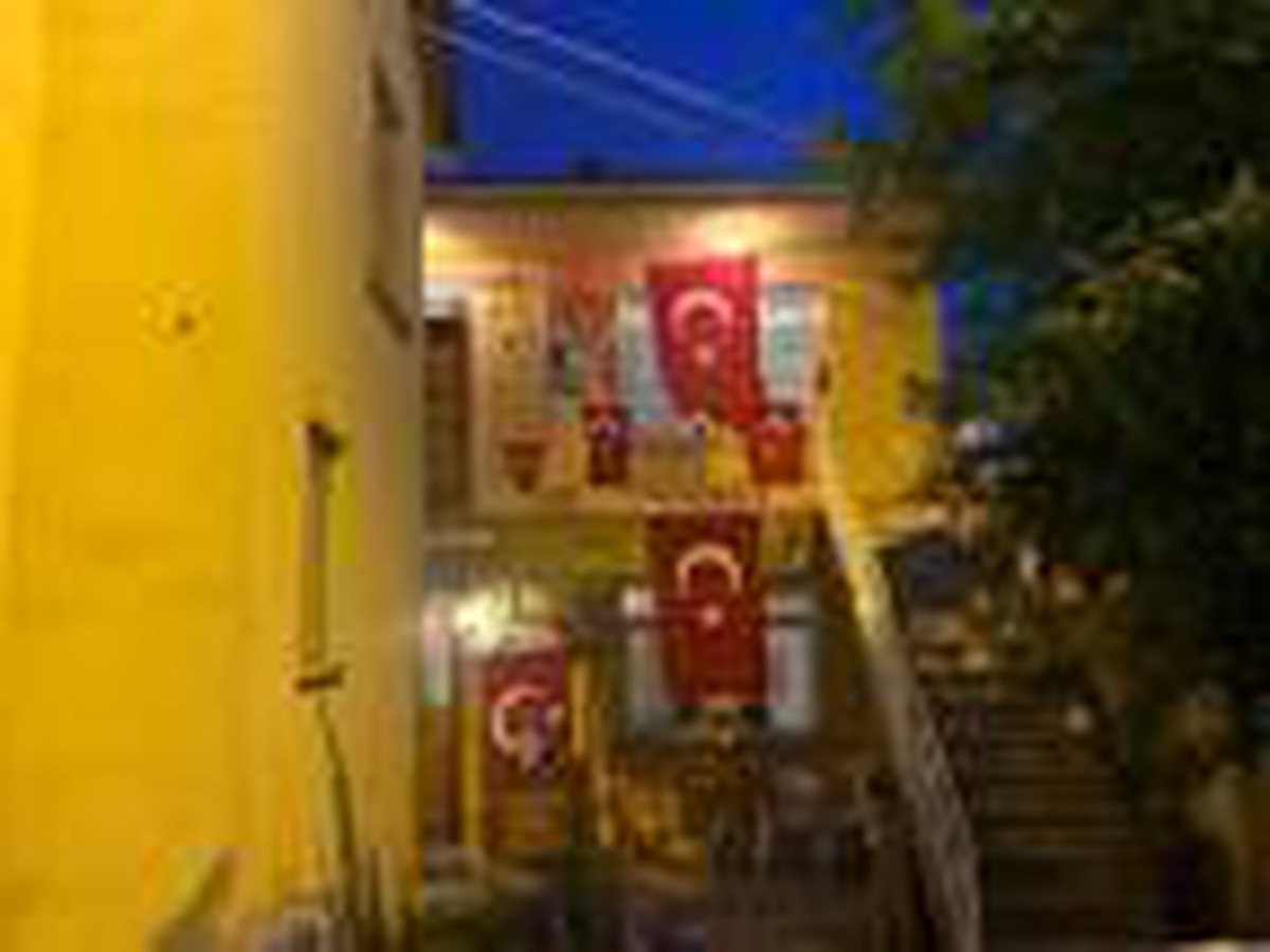 Anadolu Kavağı\'ndaki 19 Mayıs kutlamasında renkli görüntüler