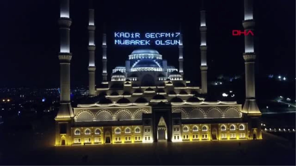 ÇAMLICA CAMİİ KADİR GECESİ\'NDE HAVADAN GÖRÜNTÜLENDİ