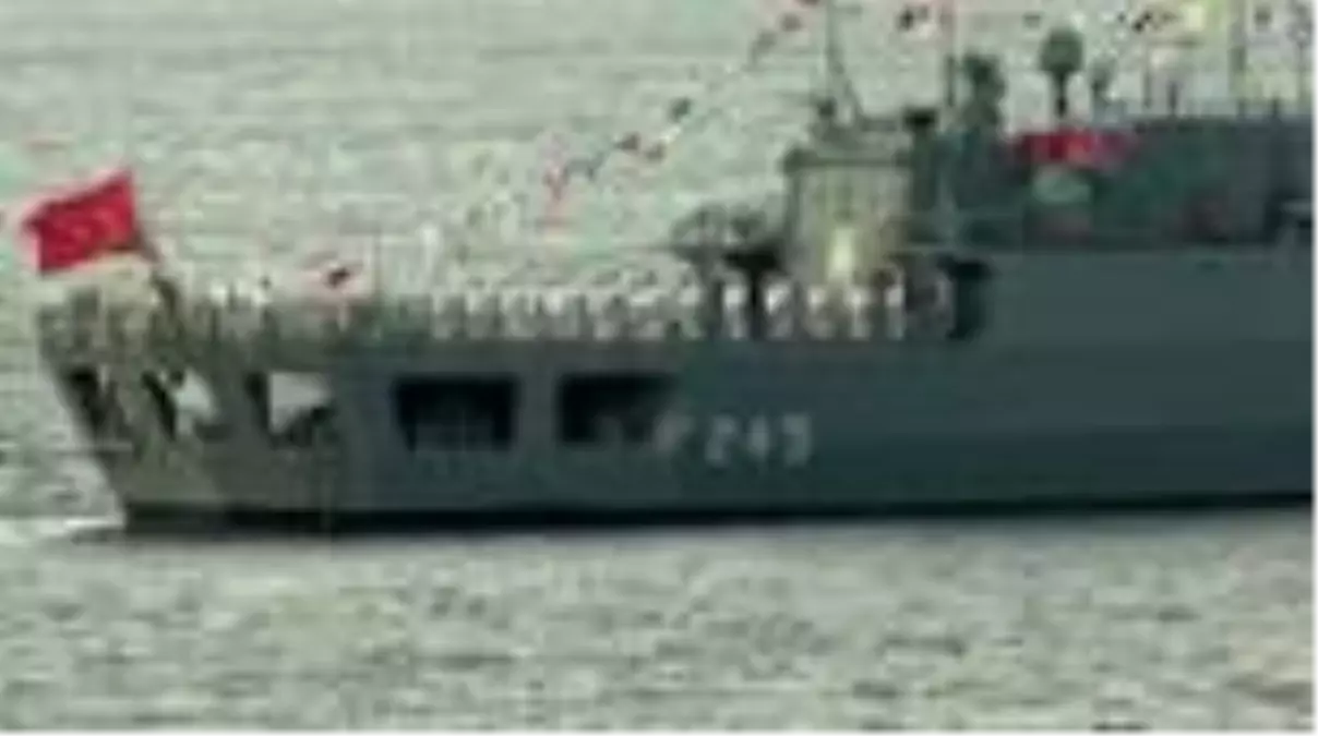 Çanakkale\'de karantinadaki 98 kişi saat 19.19\'da İstiklal Marşı okudu