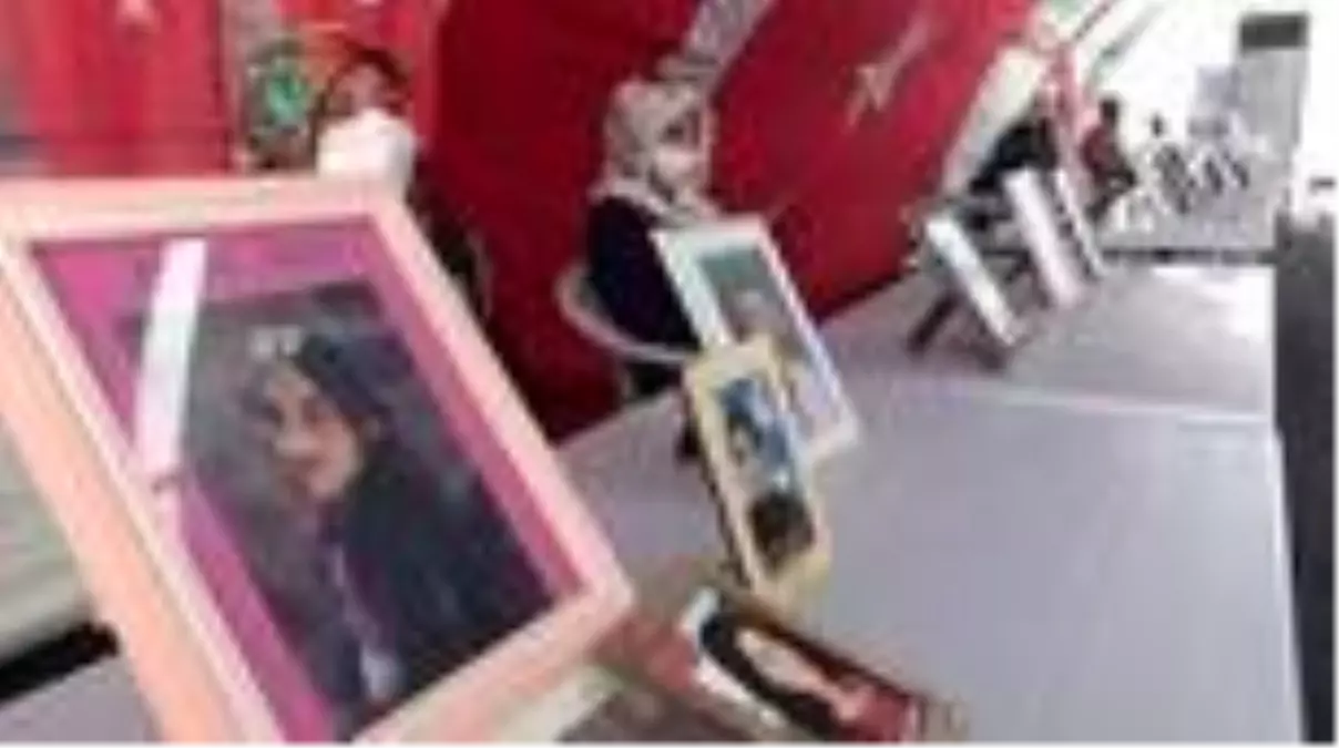 HDP önündeki ailelerin evlat nöbeti 260\'ıncı günde