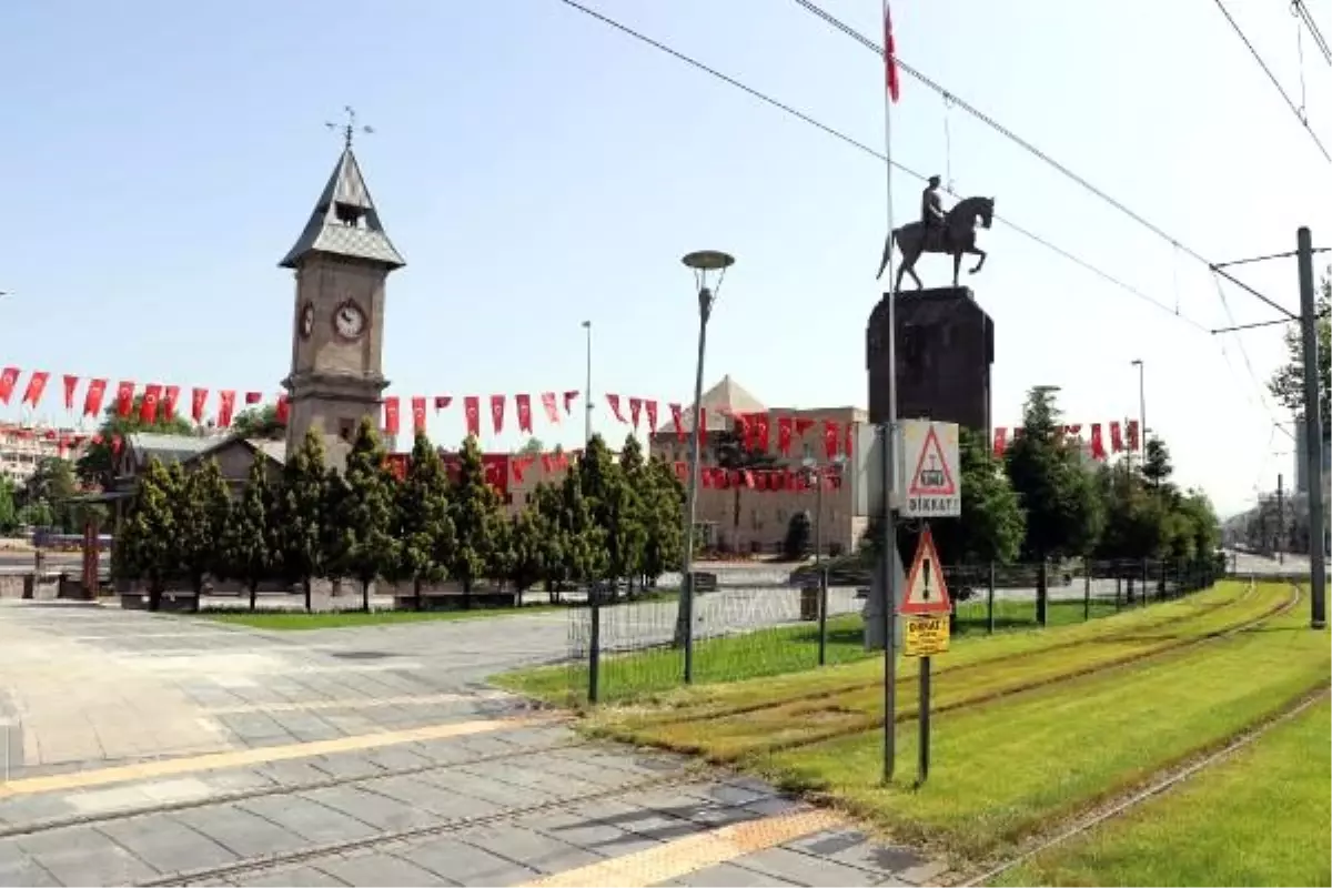 Kayseri\'de, kısıtlamanın son günü cadde ve meydanlar bomboş