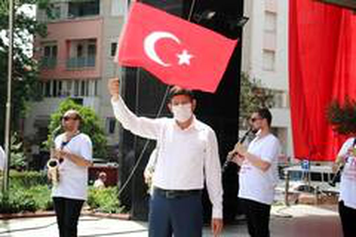 Koronavirüs Nazilli\'de bayram coşkusuna engel olamadı