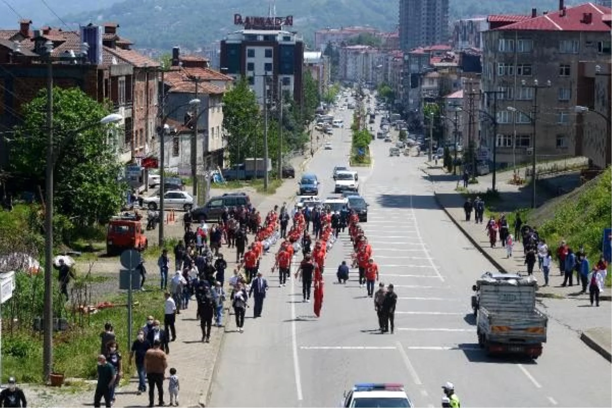 Trabzon\'da mezunların bando takımıyla 19 Mayıs coşkusu