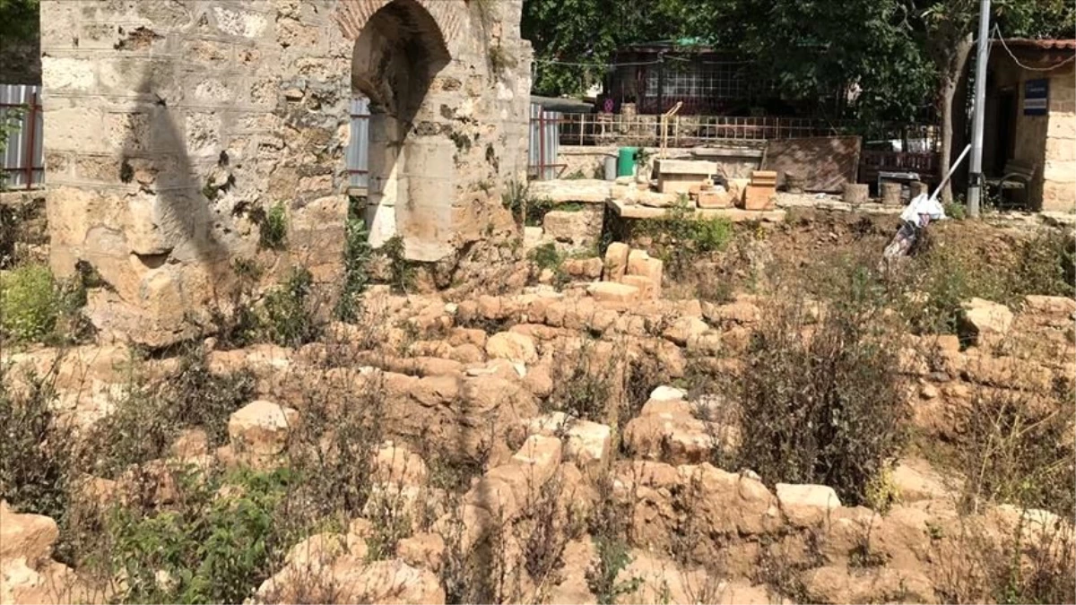 Yivli Minare\'nin restorasyonunda 40 mezar bulundu