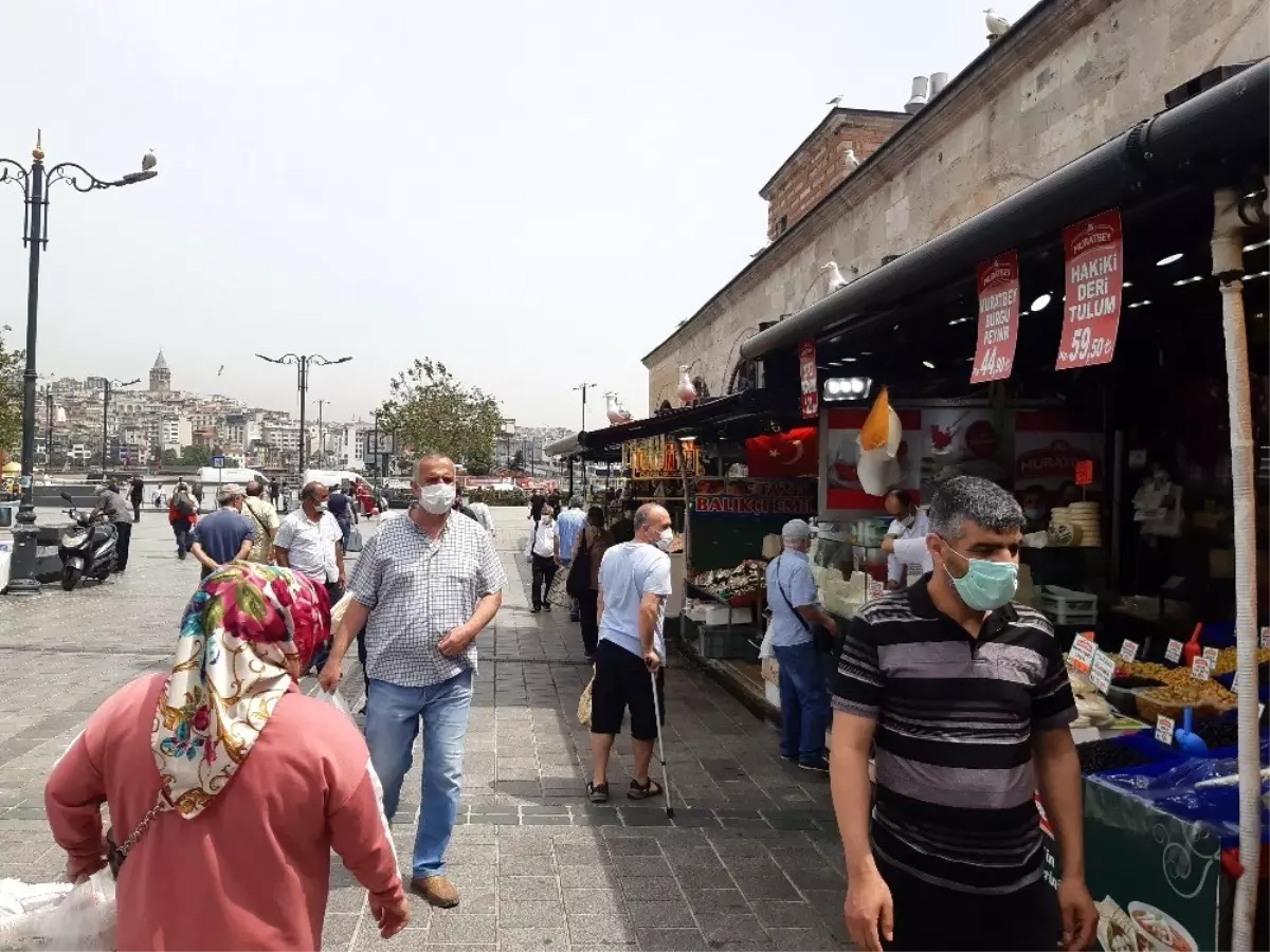 Eminönü\'nde bayram alışverişi yoğunluğu