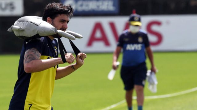 Fenerbahçeli futbolcu Ozan Tufan'ın fazla kiloları dikkat çekti