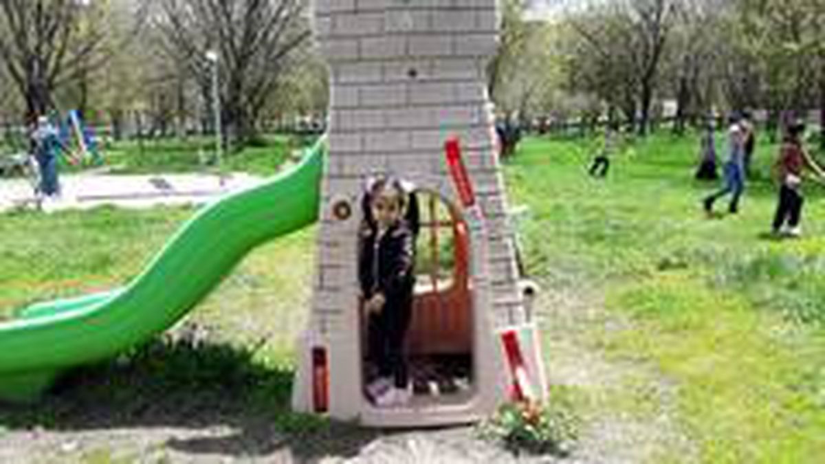 Kars\'ta parklar çocuklarla şenlendi