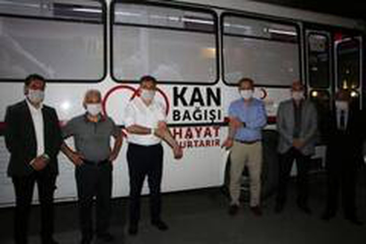 Öğretmenler kan bağışında bulunmak için birbirleriyle yarıştı