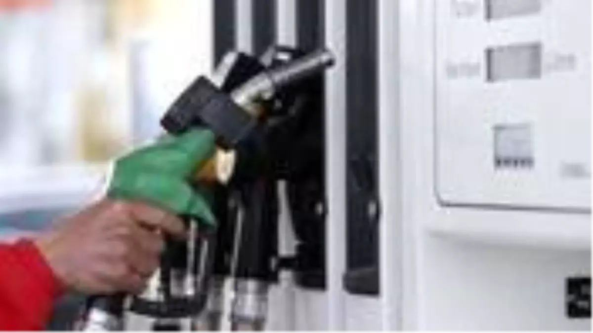 Son Dakika: Benzine 20, motorine ise 12 kuruş zam geldi