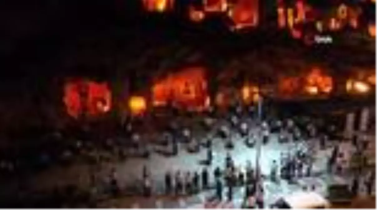 120 davulcu sosyal mesafeye kuralına uyarak davul çaldı