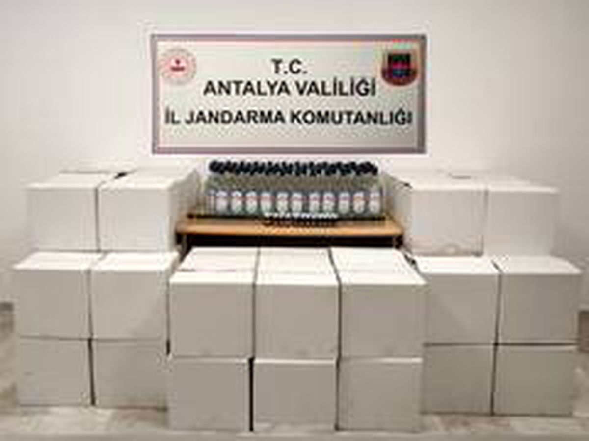 Antalya\'da 675 litre etil alkol ve 81 adet içki aroması ele geçirildi