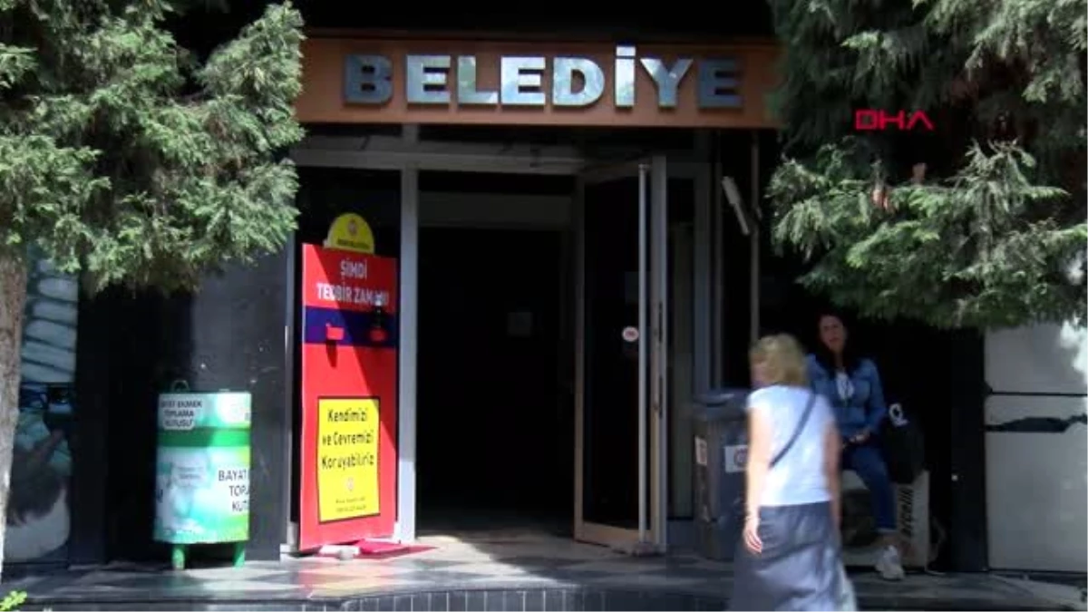 BALIKESİR Erdek Belediyesi\'nden 18 aydır maaşını alamıyor