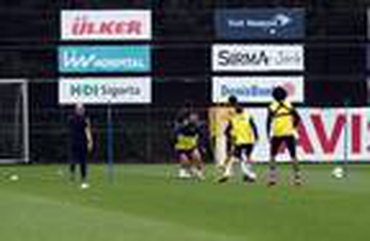 Fenerbahçe\'de hazırlıklar sürüyor