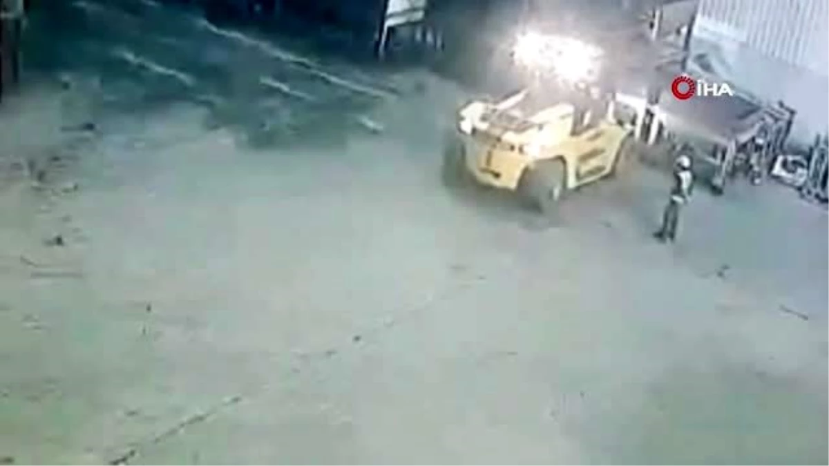 Forkliftin altında kalan işçinin feci ölümü kamerada