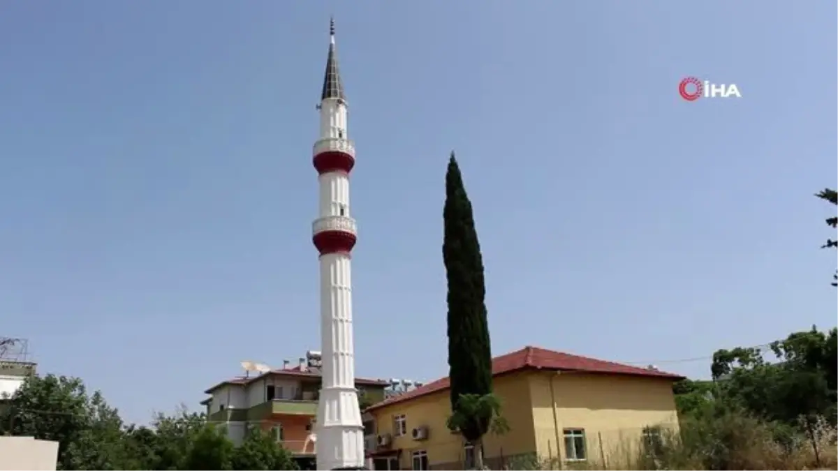 İmamlar cemaatin yokluğunu fırsata çevirip camilerini yenilediler