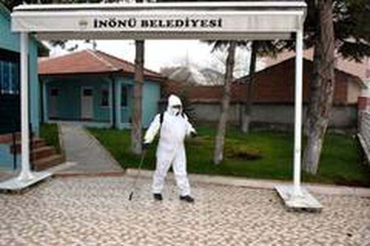 İnönü\'de dezenfekte ve ilaçlama çalışmaları aralıksız devam ediyor